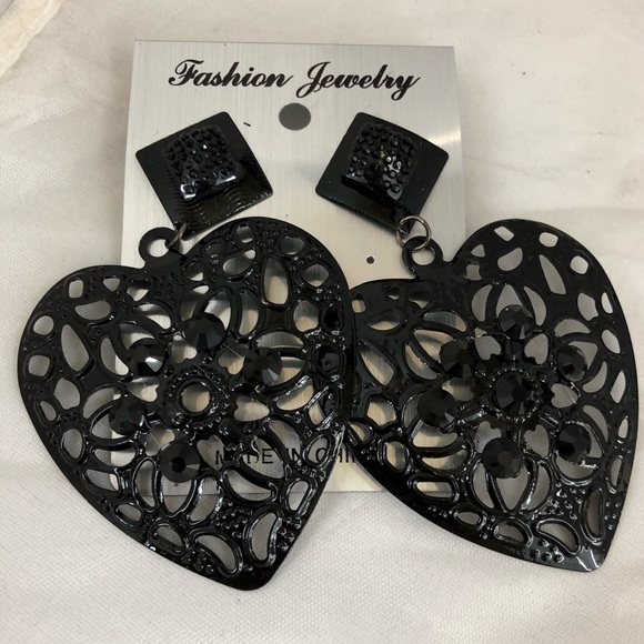 Filigree Dangle Heart Fashion Earrings - Picture 3 of 7